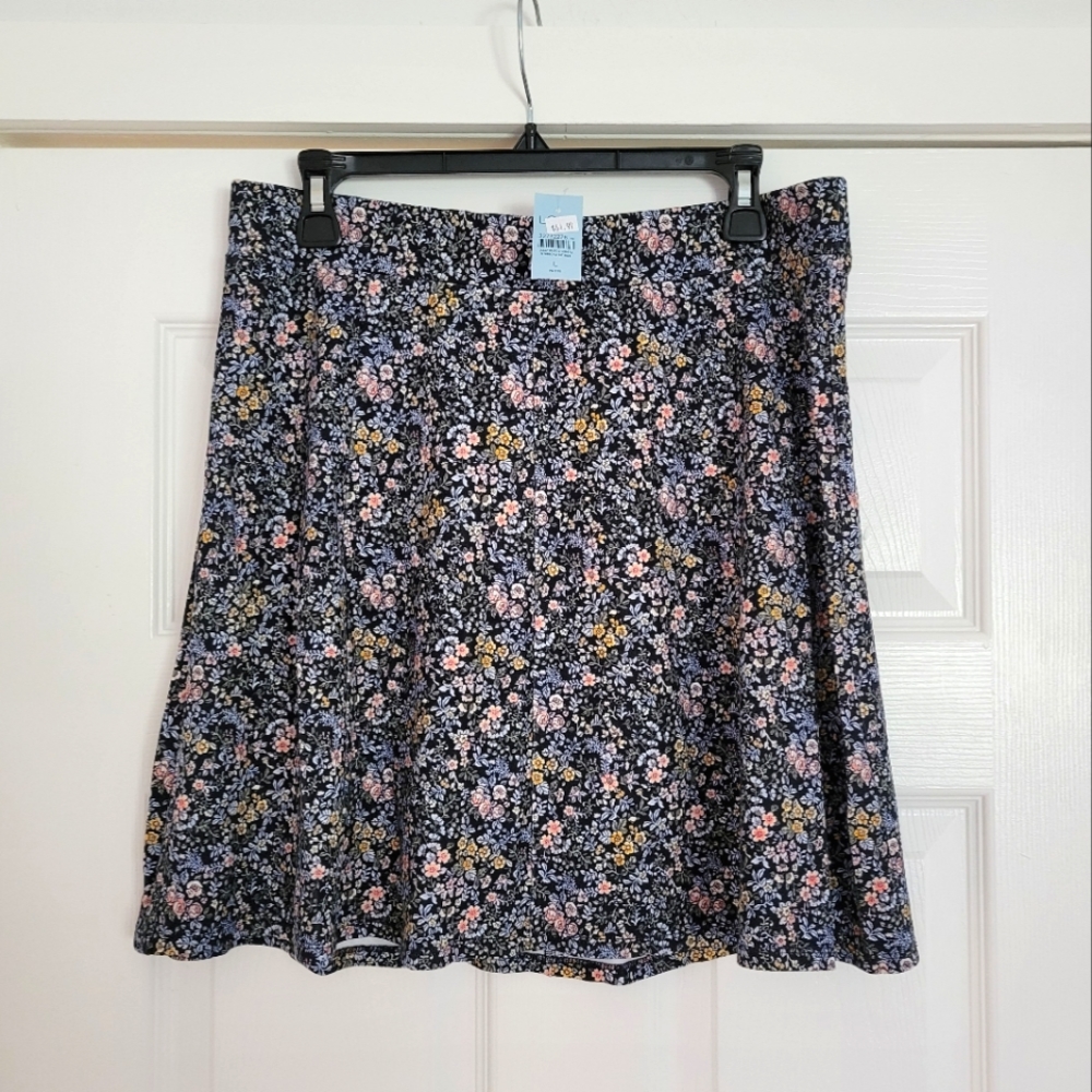 LOFT Floral Skirt Size Petite Large NWT
